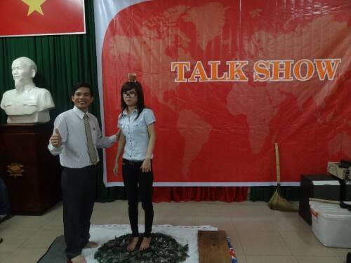 Bạn Hà My trong chương trình Talk show tại Fpoly DL
