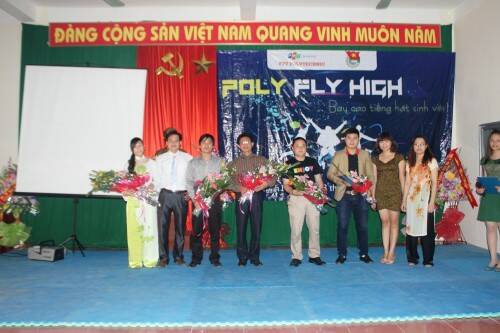 Chụp hình lưu niệm sau đêm diễn