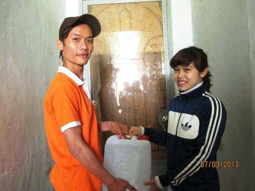 Món quà vô cùng ý nghĩa của nam sinh viên FPT Polytehnic Đắk Lắk