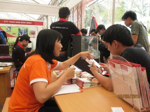 Sinh viên FPT Polytechnic Đắk Lắk tham gia tư vấn tuyển sinh tại Festival Sinh viên FPT Polytechnic Đắk Lắk tham gia tư vấn tuyển sinh tại Festival
