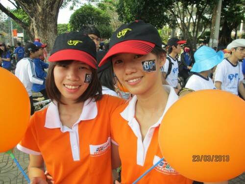 Nữ sinh viên FPT Polytechnic Đắk Lắk trong "Giờ trái đất"