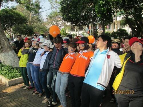 FPT Polytechnic Đắk Lắk hưởng ứng "Giờ trái đất"
