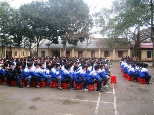 Học sinh THPT Tô Hiến Thành trong chương trình hướng nghiệp Học sinh THPT Tô Hiến Thành trong chương trình hướng nghiệp