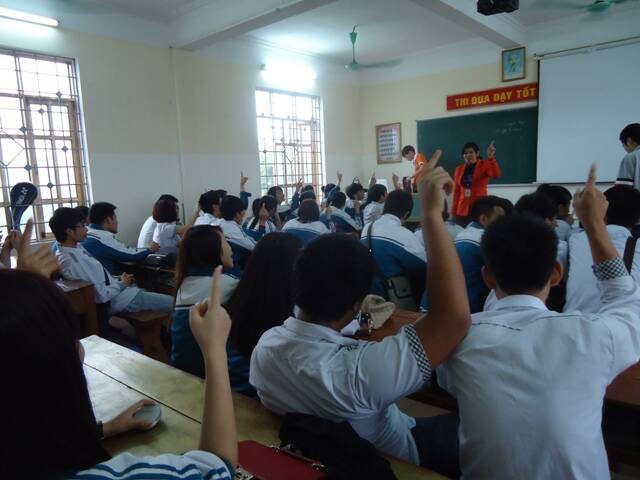 Học sinh THPT Hạ Long tham gia chương trình
