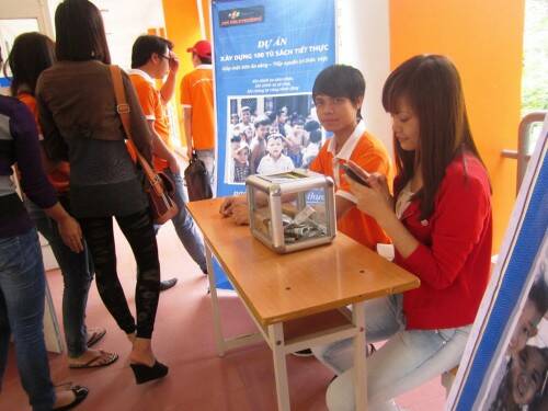 FPT Polytechnic Thanh Hóa hưởng ứng dự án "Tủ sách tiết thực"