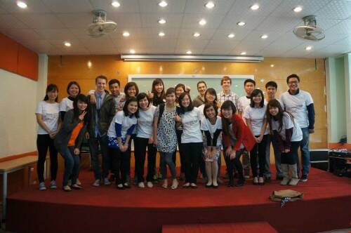 Sinh viên FPT Polytechnic cùng các bạn sinh viên trường ngoài