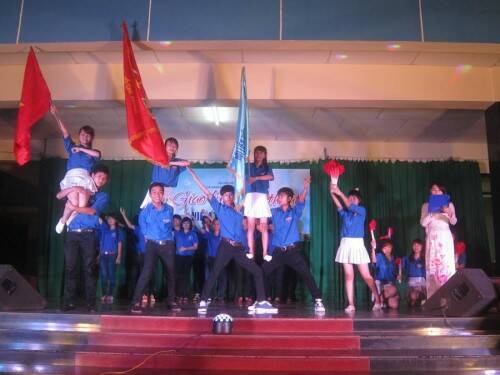 Đội Công tác xã hội cùng biễu diễn với FPT Polytechnic