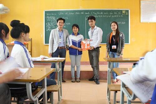 FPT Polytechnic Thanh Hóa đến trường THPT Triệu Thị Trinh