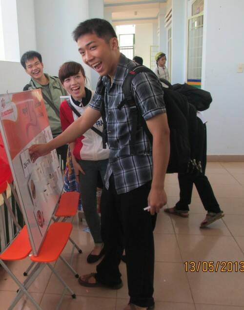 Sinh viên FPT Polytechnic lựa chọn "món ăn tiết thực"
