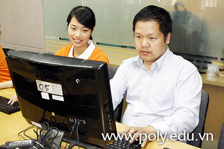 TS Đàm Quang Minh - Giám đốc Cao đẳng thực hành FPT Polytechnic Việt Nam đang trả lời câu hỏi của bạn đọc.