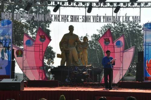 Cao đẳng thực hành FPT Polytechnic tham dự khai mạc chương trình ngày hội học sinh - sinh viên.