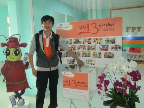 Sinh viên Cao đẳng thực hành FPT Polytechnic Tây Nguyên hăng hái tham gia tiết thực ngày đầu năm mới. Sinh viên Cao đẳng thực hành FPT Polytechnic Tây Nguyên hăng hái tham gia tiết thực ngày đầu năm mới.