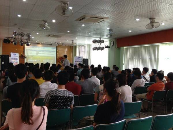 Chương trình do bộ phận Quan hệ doanh nghiệp Cao đẳng thực hành FPT Polytechnic Hà Nội phối hợp với Tập đoàn Samsung tổ chức. Chương trình do bộ phận Quan hệ doanh nghiệp Cao đẳng thực hành FPT Polytechnic Hà Nội phối hợp với Tập đoàn Samsung tổ chức.