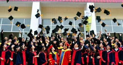 Cao đẳng thực hành FPT Polytechnic đang hoàn tất các giai đoạn chuẩn bị cuối cùng cho Lễ tốt nghiệp đợt I/2016 trên toàn quốc. Cao đẳng thực hành FPT Polytechnic đang hoàn tất các giai đoạn chuẩn bị cuối cùng cho Lễ tốt nghiệp đợt I/2016 trên toàn quốc.