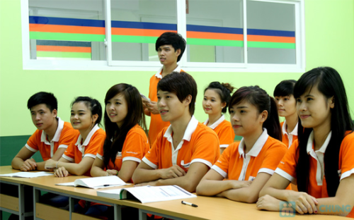 Tại Cao đẳng thực hành FPT Polytechnic, sinh viên được đào tạo tiếng Anh theo giáo trình TopNotch trong 4 học kỳ đầu. Tại Cao đẳng thực hành FPT Polytechnic, sinh viên được đào tạo tiếng Anh theo giáo trình TopNotch trong 4 học kỳ đầu.