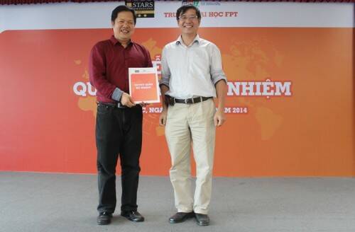 TS. Đàm Quang Minh - Hiệu trưởng Đại học FPT nhận quyết định bổ nhiệm Giám đốc Khối đào tạo Phổ thông