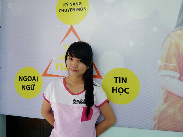Vừa tốt nghiệp Cao đẳng thực hành FPT Polytechnic Hồ Chí Minh, Lê Tuyết Trinh đã tìm được một công việc ổn định. Vừa tốt nghiệp Cao đẳng thực hành FPT Polytechnic Hồ Chí Minh, Lê Tuyết Trinh đã tìm được một công việc ổn định.