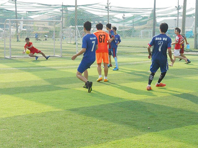 Nhờ những sân chơi như CLB Bóng đá của FPT Polytechnic, các bạn sinh viên đã có thêm hoạt động vui chơi bổ ích sau giờ học.