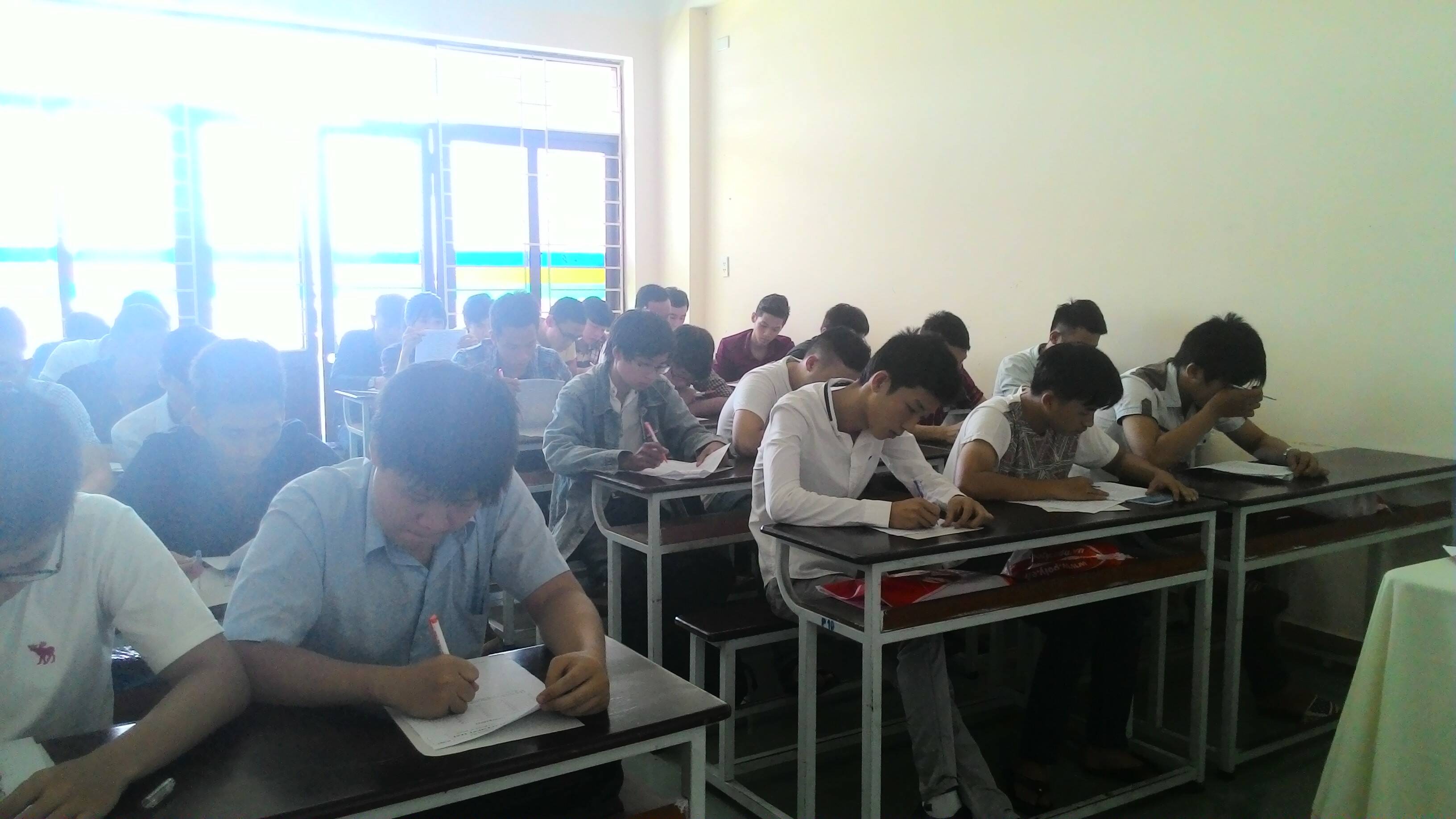 Tân sinh viên khóa 11.3 Đợt 1 tham gia tuần định hướng tại Cao đẳng thực hành FPT Polytechnic Đà Nẵng. Tân sinh viên khóa 11.3 Đợt 1 tham gia tuần định hướng tại Cao đẳng thực hành FPT Polytechnic Đà Nẵng.