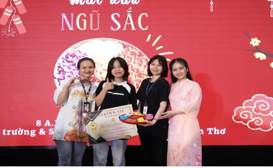 Đội Noix de Coco đạt giải Ba