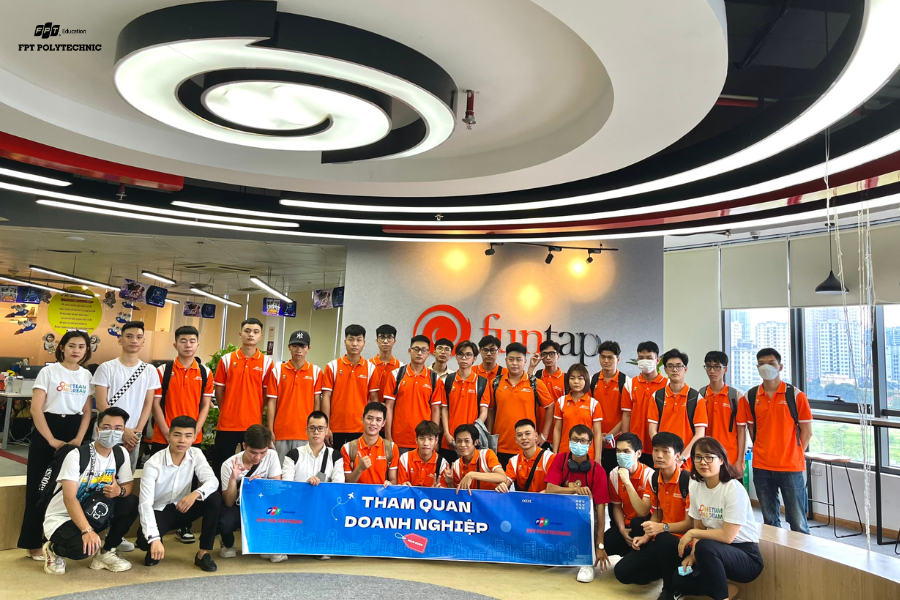 Sinh viên được tham quan doanh nghiệp qua hoạt động company tour