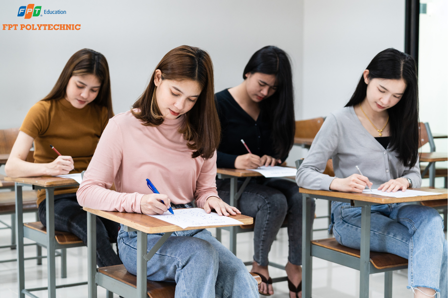 Chuẩn bị và nộp hồ sơ vào các trường Đại học, Cao đẳng