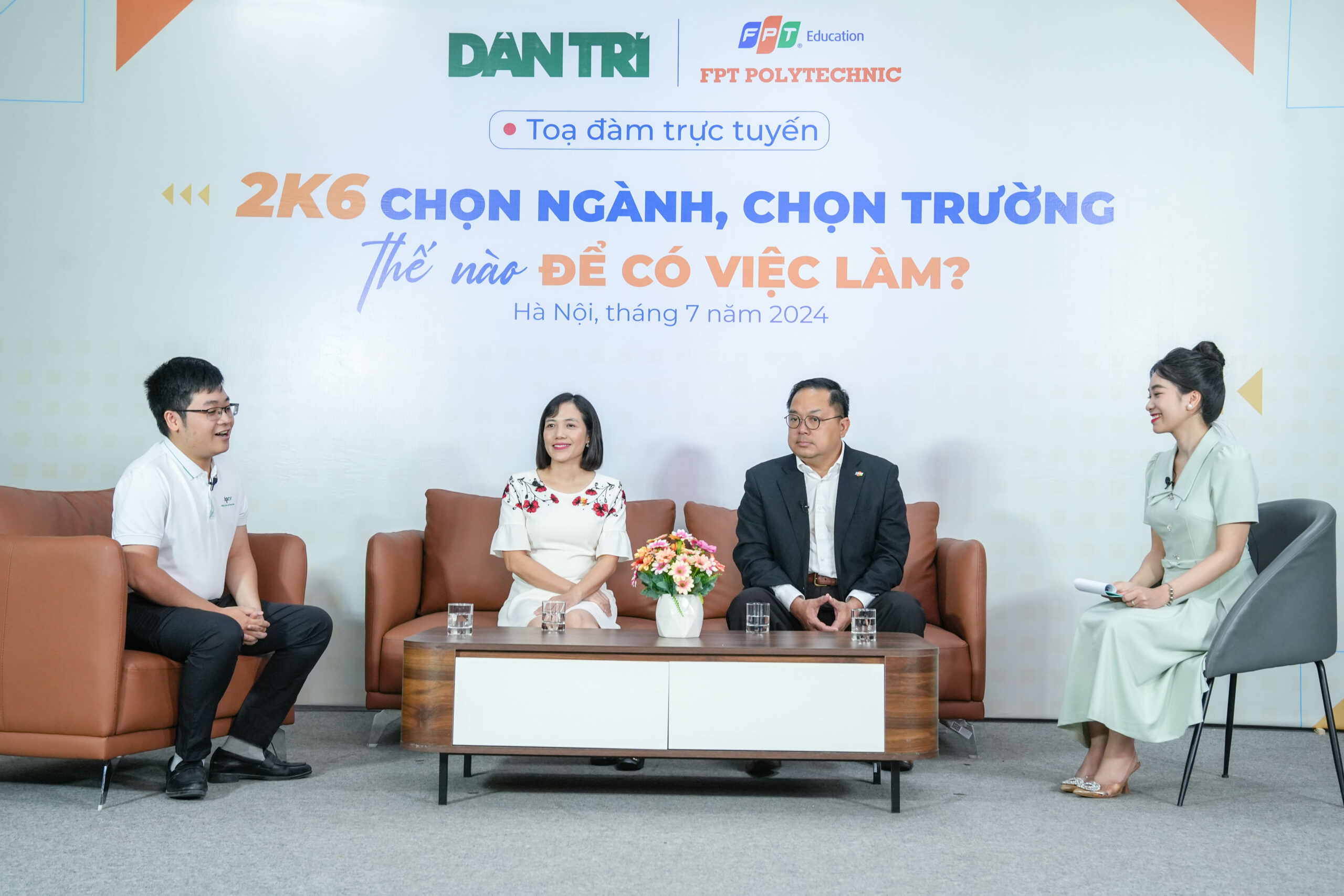 Toạ đàm: “2K6 chọn ngành, chọn trường thế nào để có việc làm?”