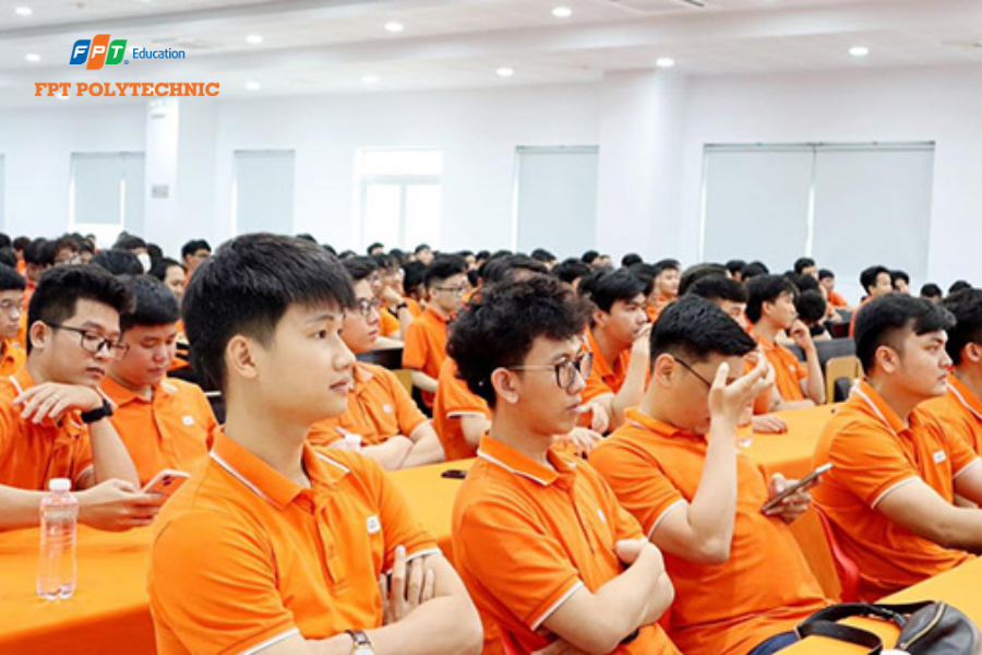 Tân sinh viên Trường Cao Đẳng FPT Polytechnic