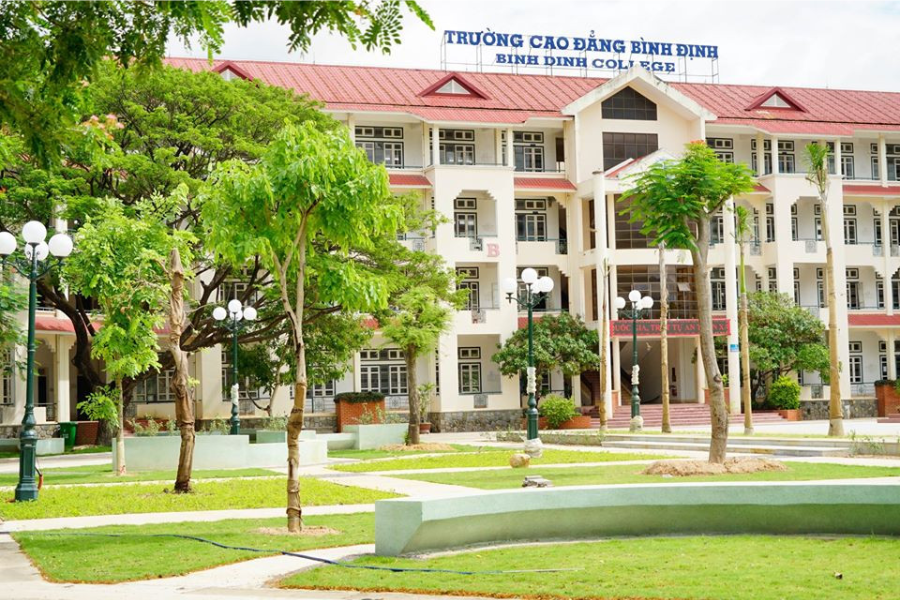 Trường Cao Đẳng Bình Định