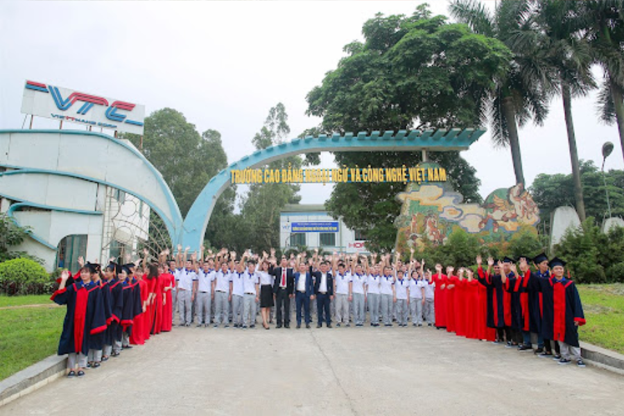Trường Cao đẳng Ngoại ngữ và Công nghệ Việt Nam