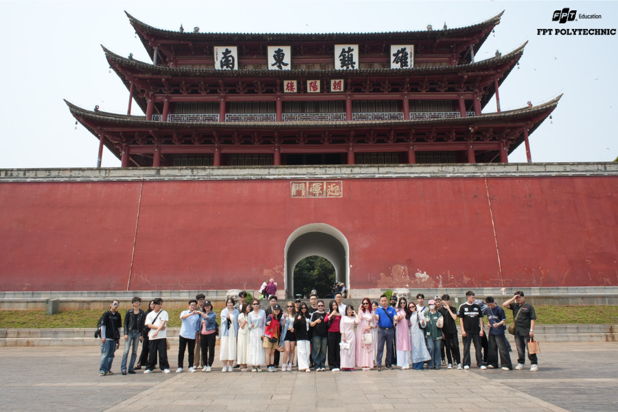 Tại FPT Polytechnic, chuyên ngành Ngôn ngữ Trung được thiết kế theo hướng “Thực học – Thực nghiệp”, tập trung vào đào tạo thực tiễn thay vì lý thuyết khô khan