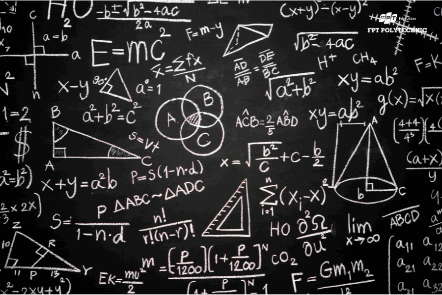 Học lập trình không nhất thiết phải giỏi Toán, quan trọng hơn là tư duy logic và khả năng giải quyết vấn đề.