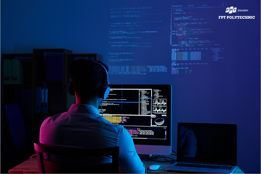 Lập trình web và lập trình mobile đều có giá trị và cơ hội riêng. Quan trọng không phải là chọn cái nào “tốt hơn”, mà là chọn cái phù hợp nhất với khả năng và định hướng của bạn.