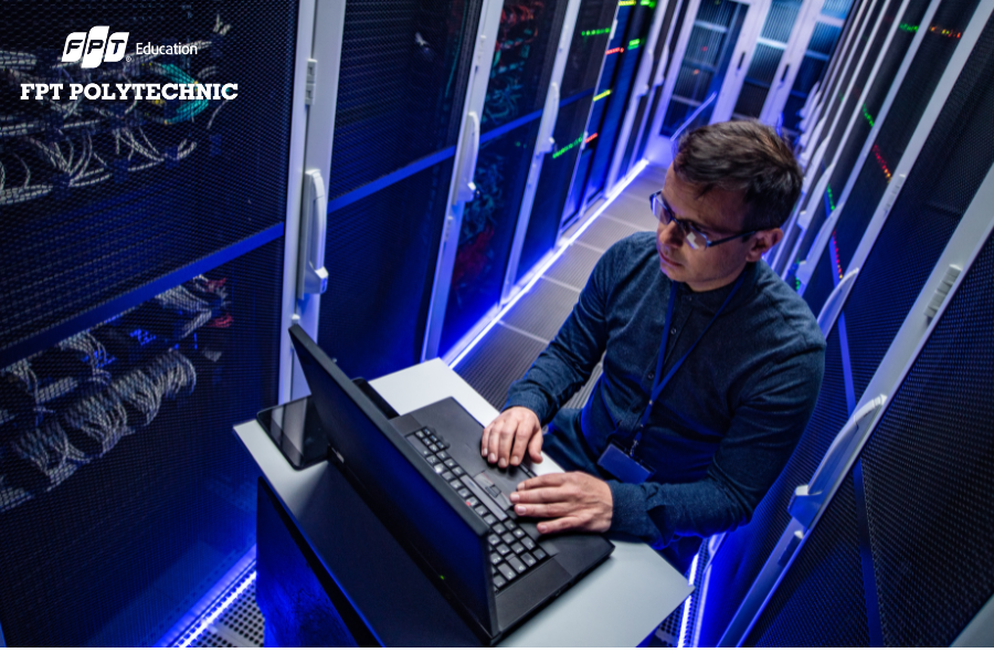 Kỹ sư dữ liệu (Data Engineer)