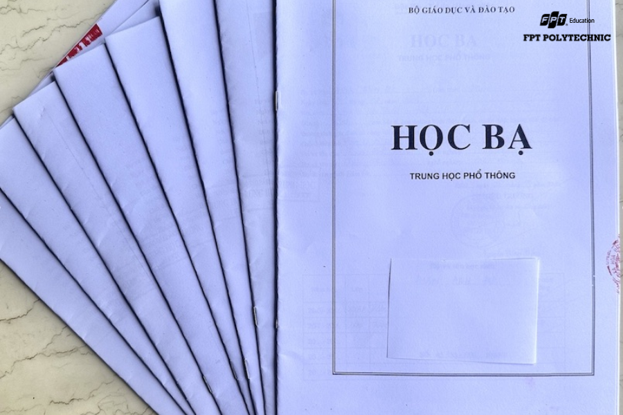 Học bạ là sổ ghi lại toàn bộ kết quả học tập, hạnh kiểm, nhận xét của giáo viên trong suốt quá trình học phổ thông.