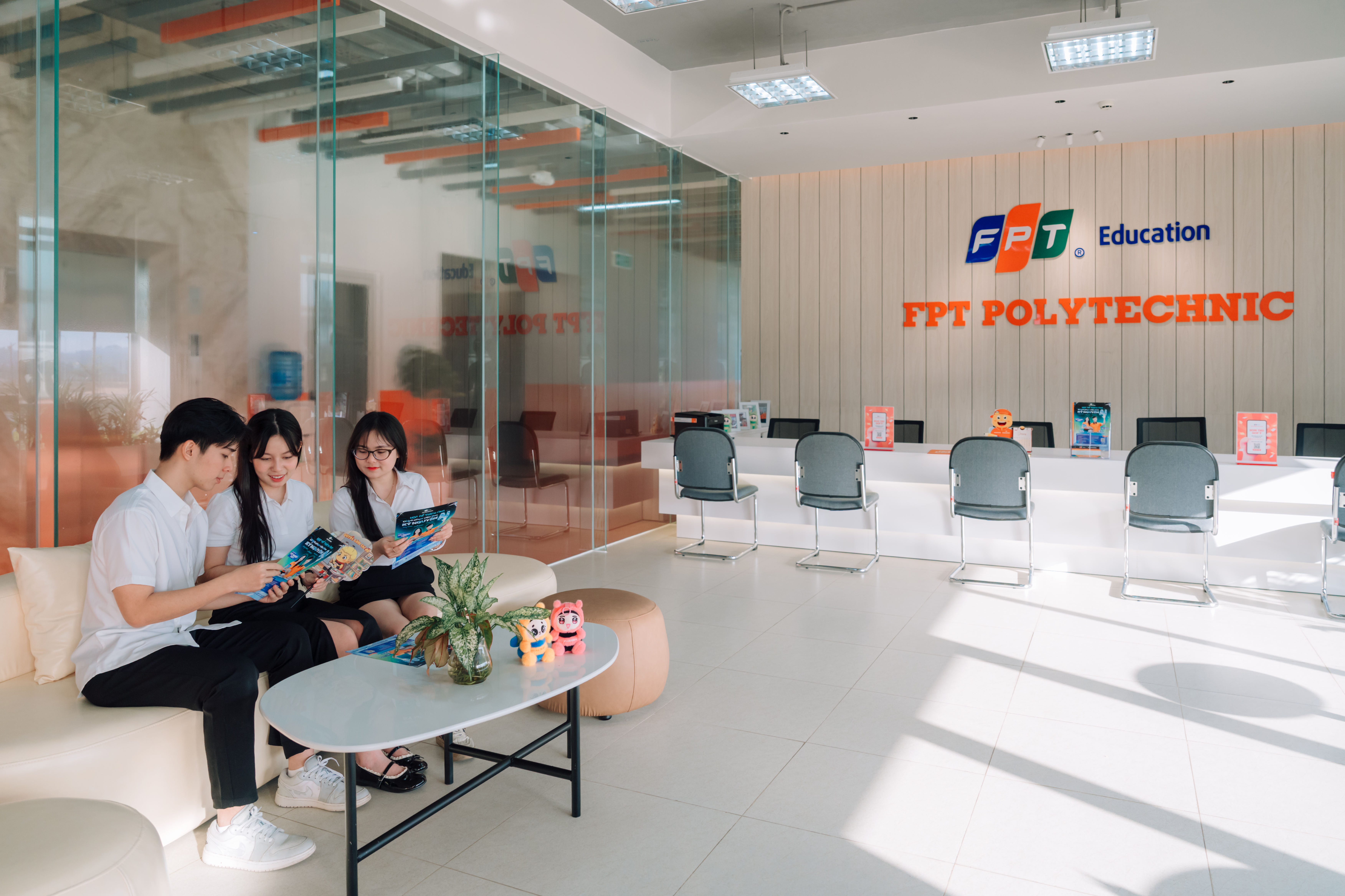 Sinh viên FPT Polytechnic Huế được học và thực hành song song ngay từ những học kỳ đầu