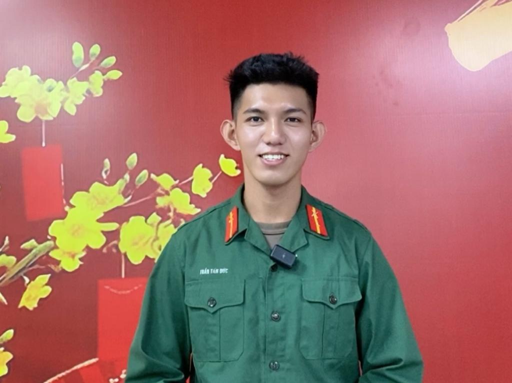 Bạn Trần Tấn Đức, tân sinh viên FPT Polytechnic TP Hồ Chí Minh, tự tin bước vào hành trình mới nhờ điểm tựa vững chắc từ ưu đãi "Tiếp bước người lính".