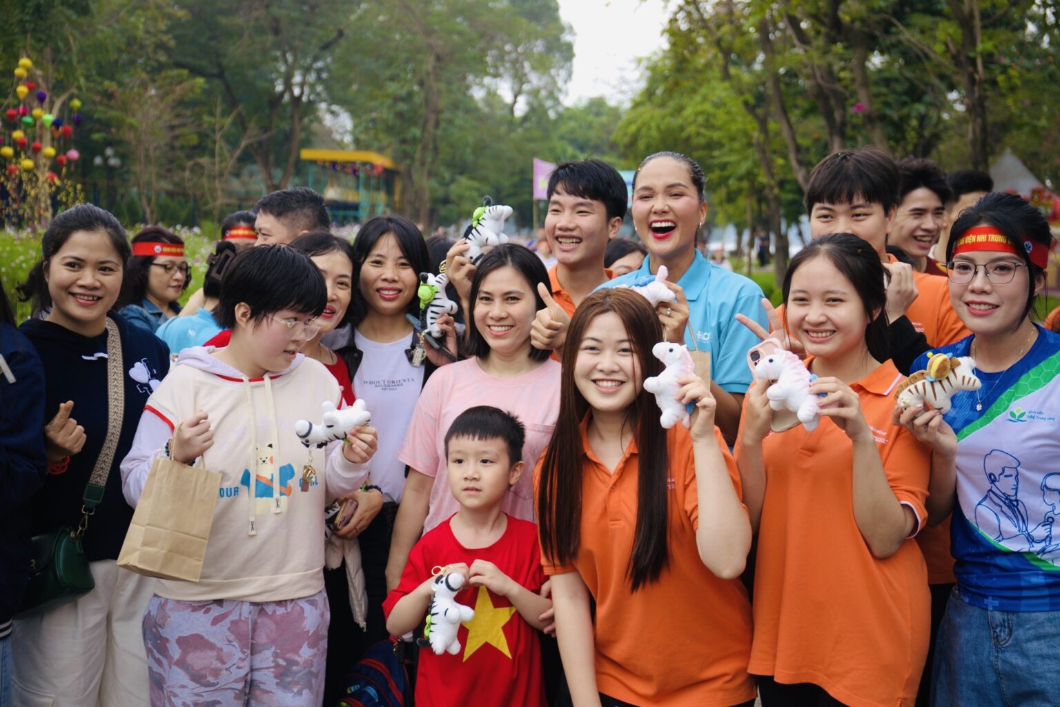 Giảng viên và sinh viên FPT Polytechnic lan tỏa yêu thương tại giải chạy “Run For Rare Kids”