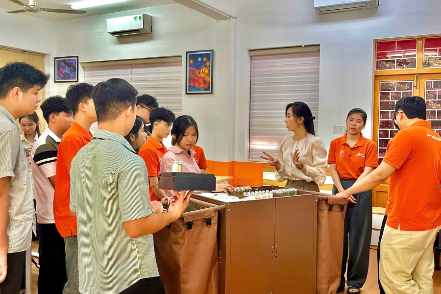Sinh viên FPT Polytechnic trải nghiệm thực hành từ những học kỳ đầu