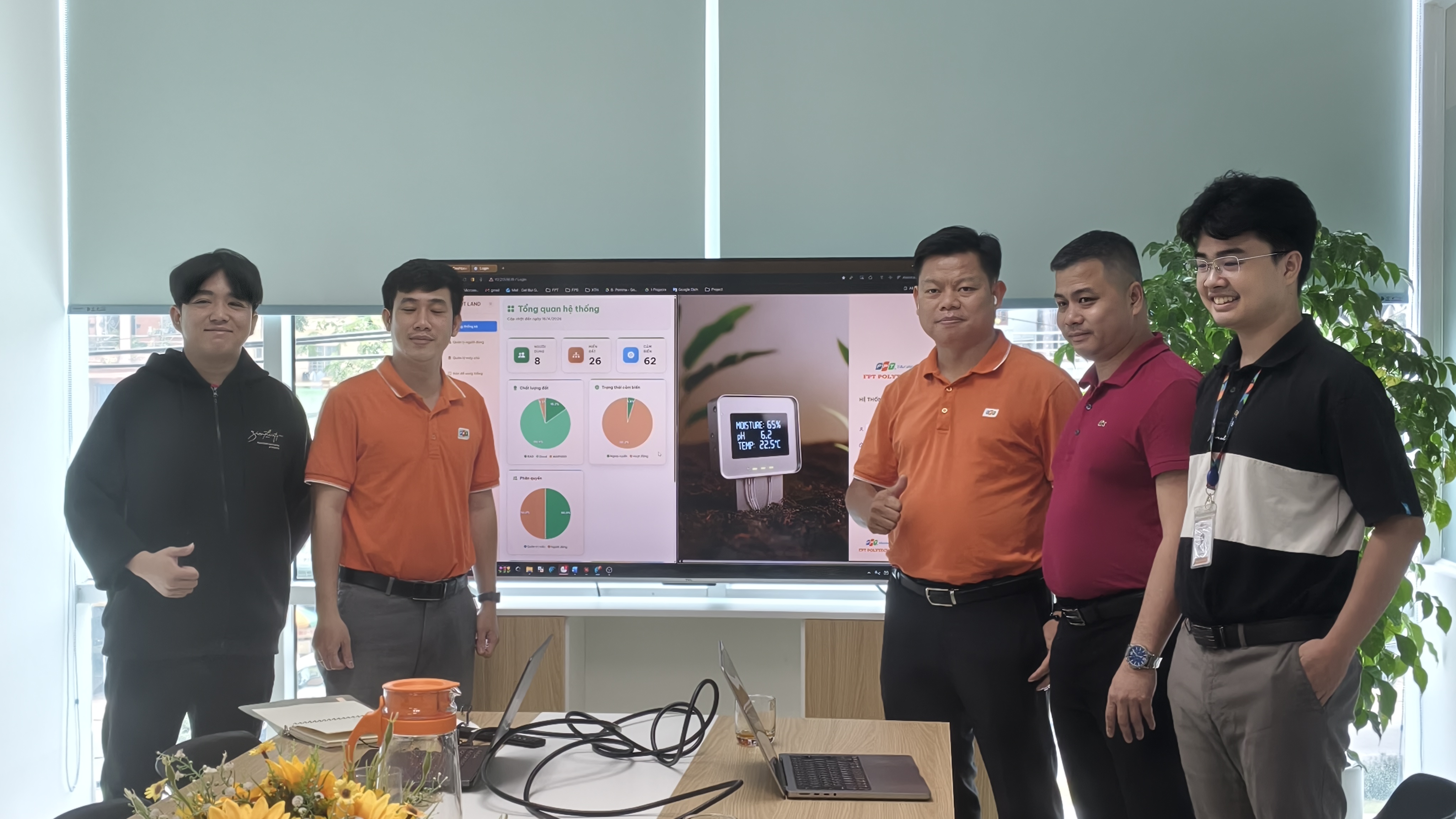 Sinh viên FPT Polytechnic tham gia dự án phát triển phần mềm gắn liền doanh nghiệp.
