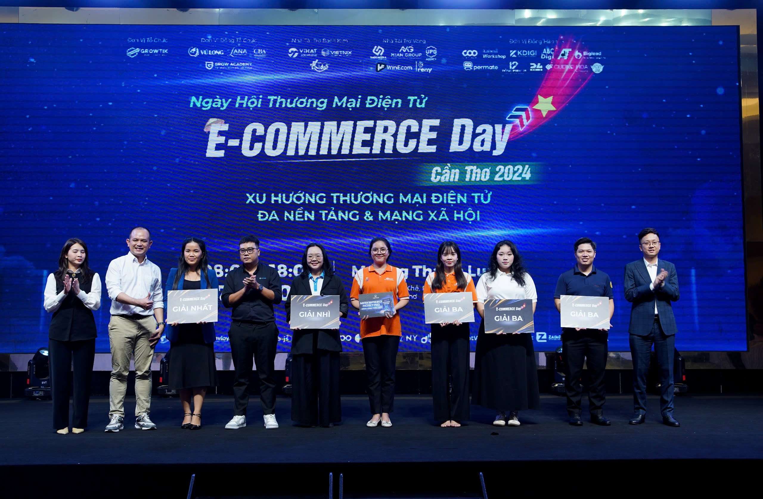 sinh viên chuyên ngành Digital Marketing không chỉ được trang bị kiến thức chuyên môn mà còn có cơ hội tham gia nhiều hoạt động trải nghiệm thú vị, giúp làm đẹp CV và nâng cao khả năng cạnh tranh trong tương lai.