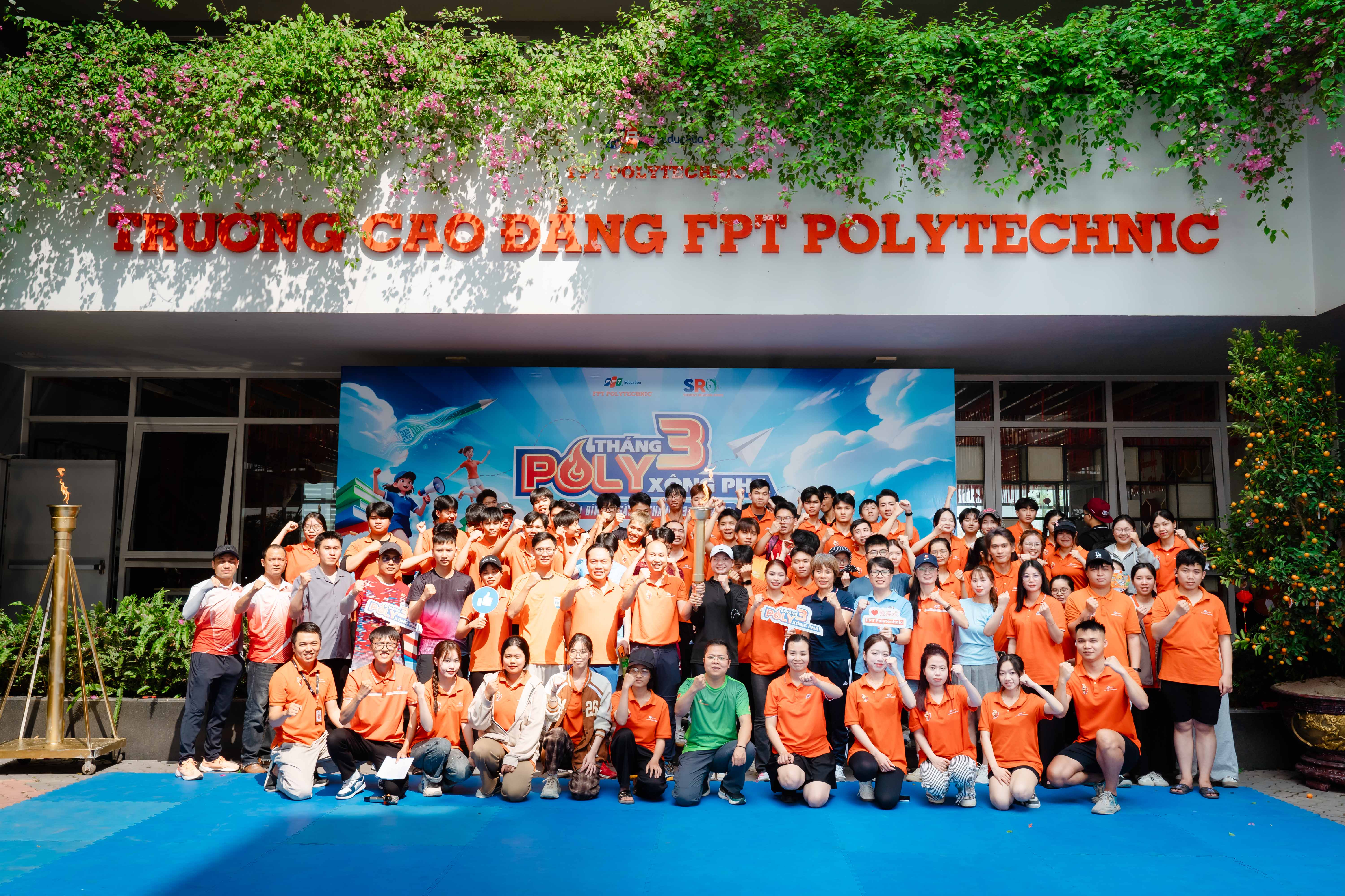 Sinh viên Lập trình Mobile tại FPT Polytechnic tham gia trải nghiệm thực tế cùng doanh nghiệp.