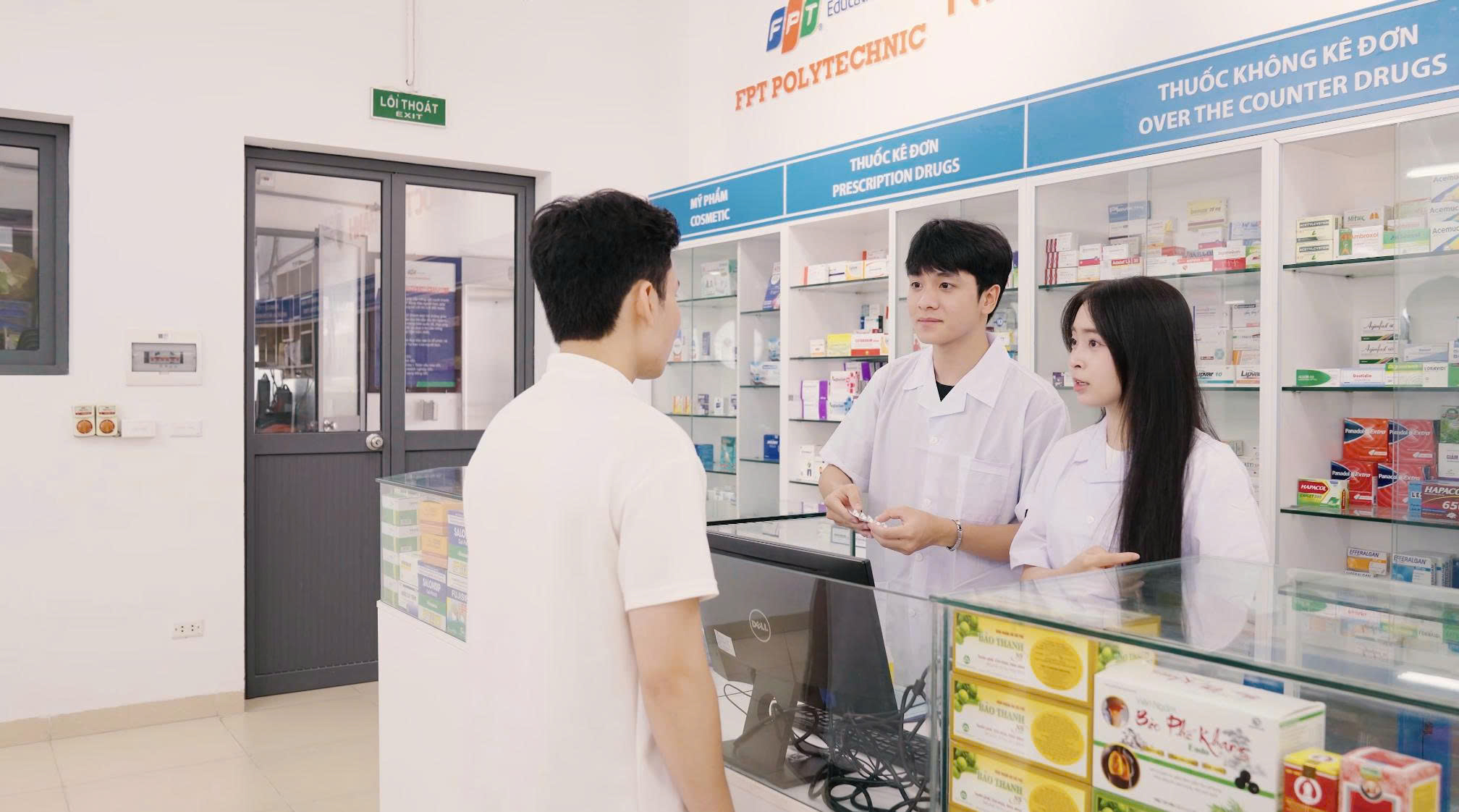 Không gian học tập hiện đại: Mô hình Nhà thuốc thực hành Poly Pharma chuẩn GPP