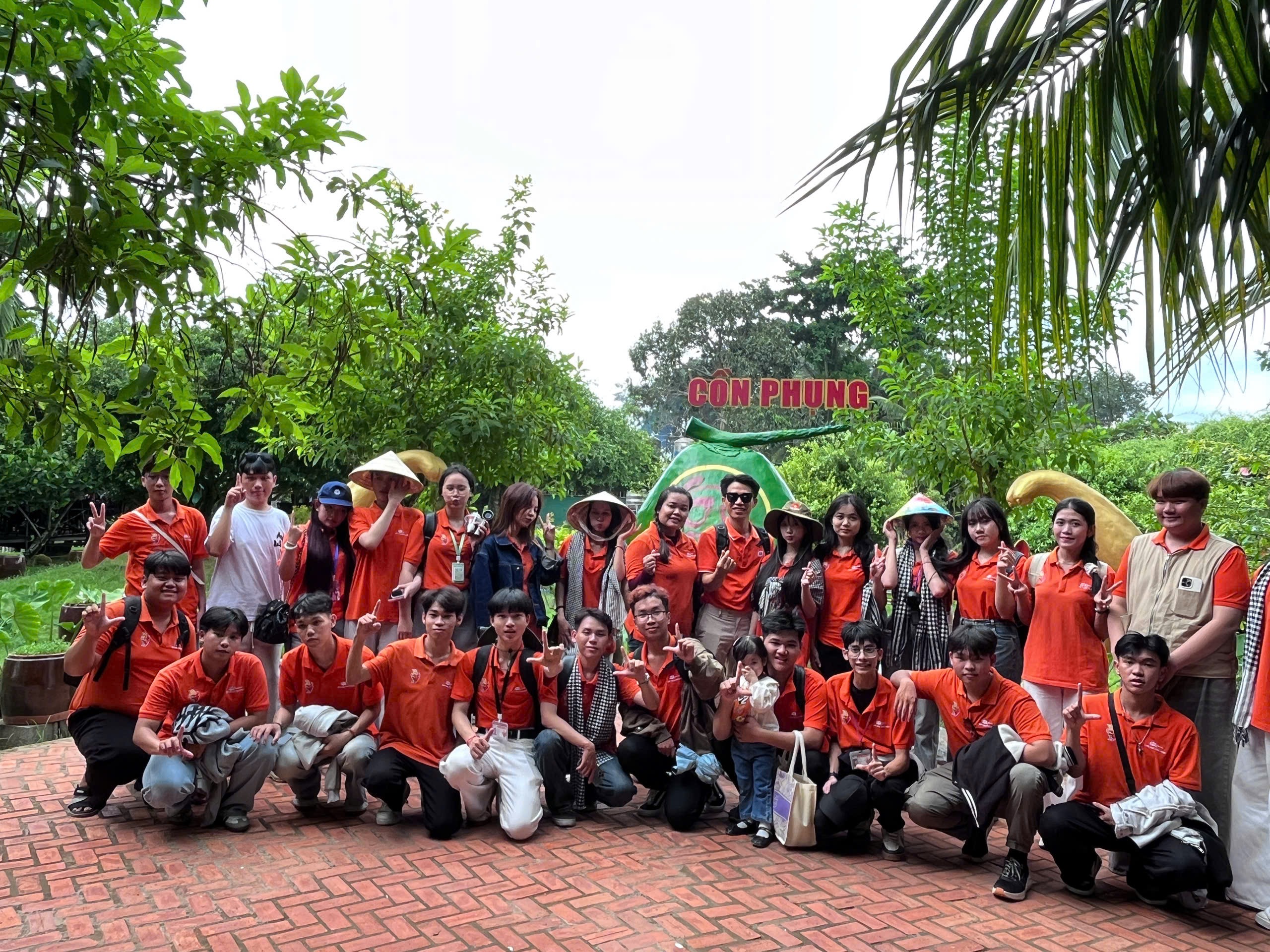 Tham Quan Cồn Phụng