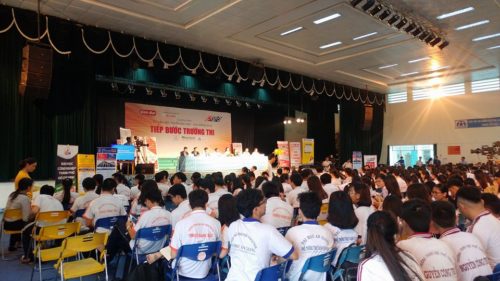 Một buổi tư vấn tuyển sinh tại An Giang thu hút đông đảo học sinh các trường tham gia