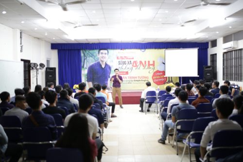 Anh Trần Trinh Tường đã chia sẻ với sinh viên Cao đẳng FPT Polytechnic Hồ Chí Minh những điều hữu ích về việc học tiếng Anh