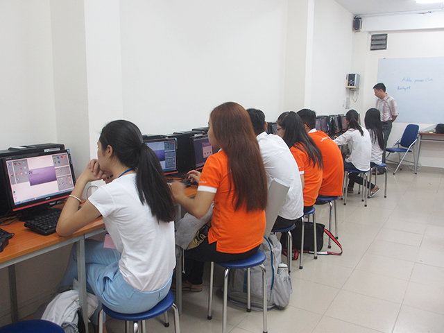 Khóa học "Xây dựng clip" đã thu hút hơn 30 sinh viên Cao đẳng thực hành FPT Polytechnic Hồ Chí Minh tham dự. 
